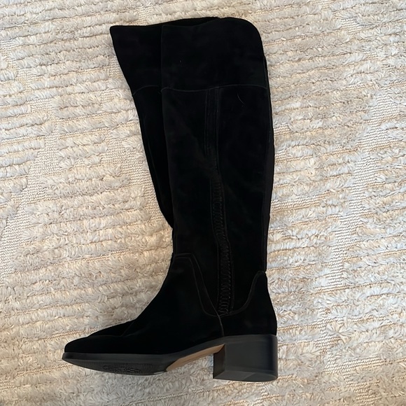 Black suede Vince Camuto size 7, never worn knee-high boots - Picture 6 of 8
